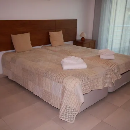 T1 Da Rocha/varandas Do Sol 3 *